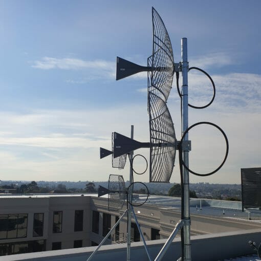 ultraband grid antennas used as donor antennas for DAS scaled