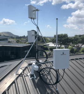Blackhawk MIMO antenna configuration for CEl-Fi Quatra solution